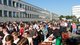 Bei strahlendem Sonnenschein machten 600 Beschäftigte eine "Aktive Frühstückspause" aus Protest