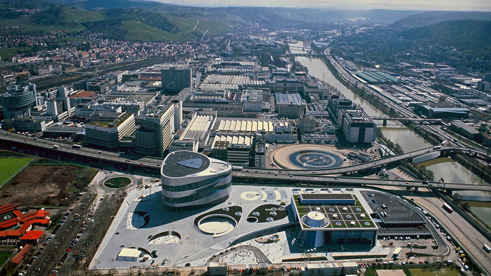 Mercedes-Benz: Werk Untertürkheim und Entwicklung PKW